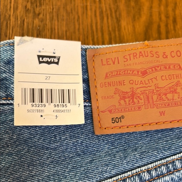 NWT Levi's 501 Distressed Blue Jean Shorts size 27 - Picture 5 of 6